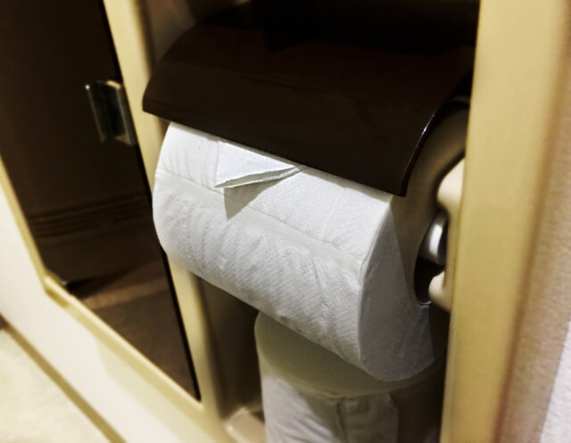 トイレットペーパー 折り方 三角
